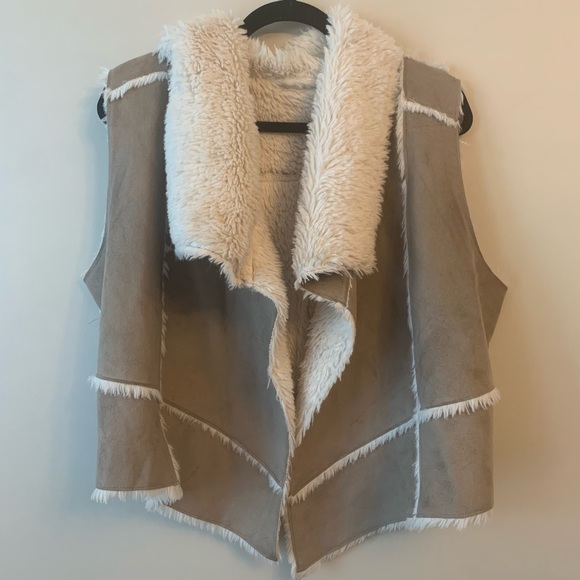 Olive and Oak Suede and Shearling Tan Drape Front Vest Size Large - Picture 2 of 7